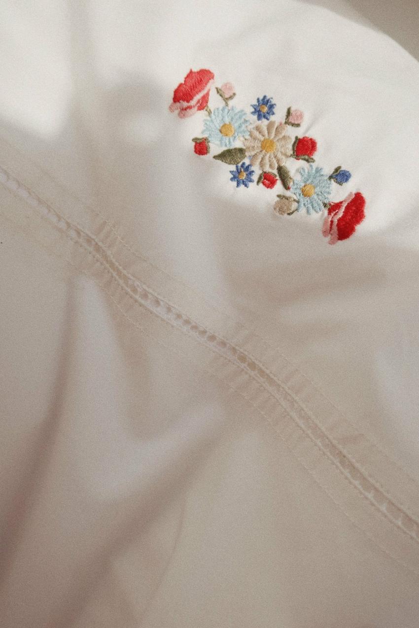 Bedtime | Kids Konges Sløjd BABY BEDDING EMBROIDERY GOTS 70X100 Blossom