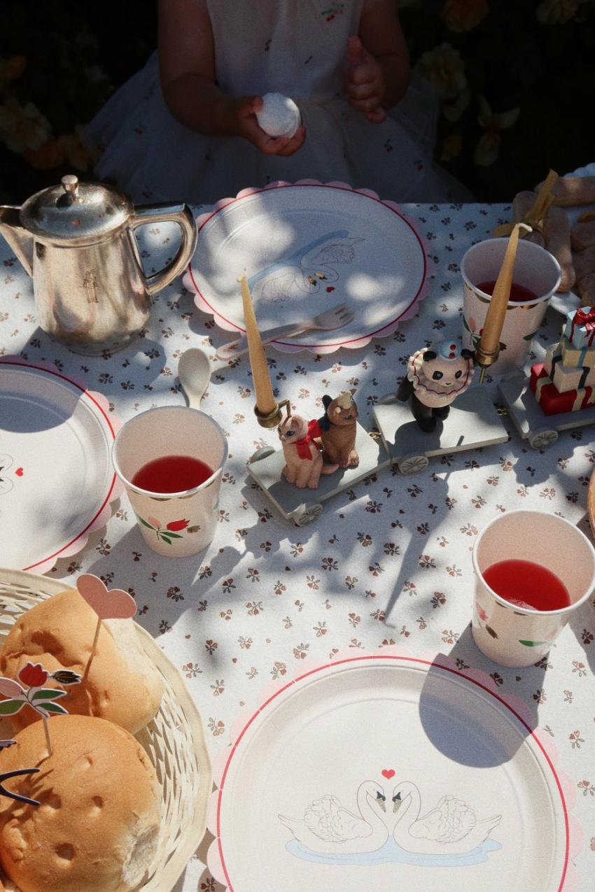 Dinner Time | Kids Konges Sløjd SWAN KIT FSC Swan