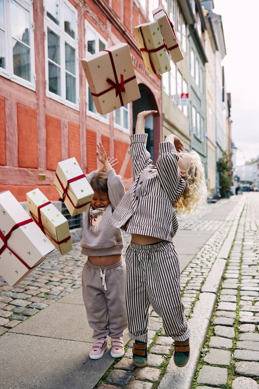 Kidsroom | Kids Konges Sløjd GIFT BOX LARGE Cherry